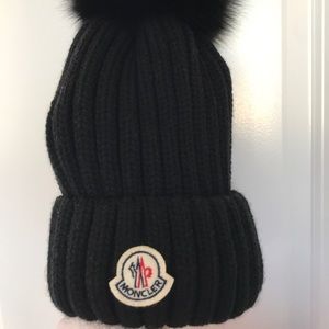 New moncler black fur hat